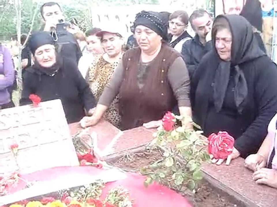 Genç İmranlılar Hasret Gültekin Mezar Ziyareti-02.07.10