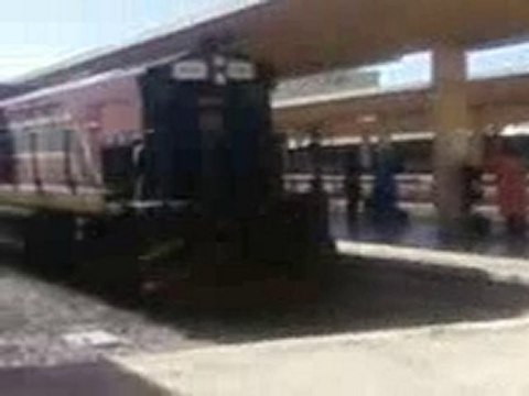 train sncft a la gare de tunis