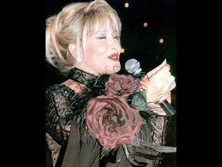 Emel Sayın - BAHARI BEKLEYEN KUMRULAR GİBİ