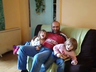 Chatouilles avec Papa...