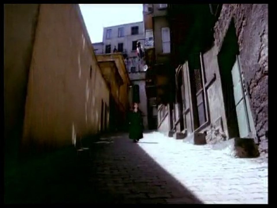 Nilüfer - Çok Uzaklarda