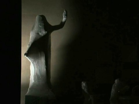 C'est beau le Louvre la nuit