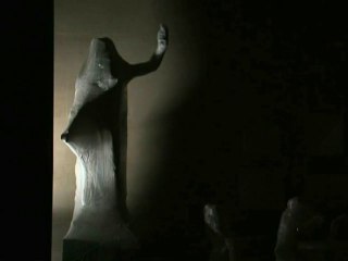 C'est beau le Louvre la nuit