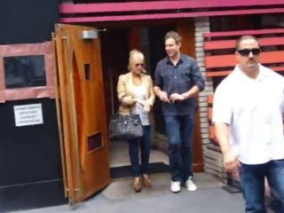 Jessica Simpson engaged!