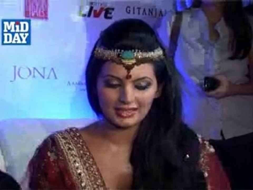 Zarine Khan & Geeta Basra at India Bridal Week