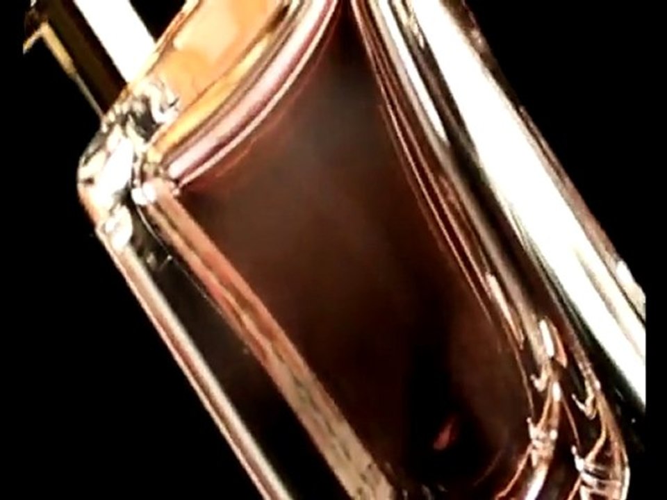 Reveal Parlez-moi d'Amour with Taylor Momsen