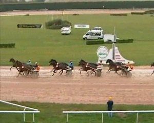 VICTOIRE  DE  PRIMAVERA  A  ARGENTAN - COURSES DE TROT