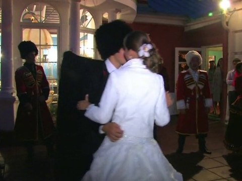 Любо братцы жить- танец жениха и невесты