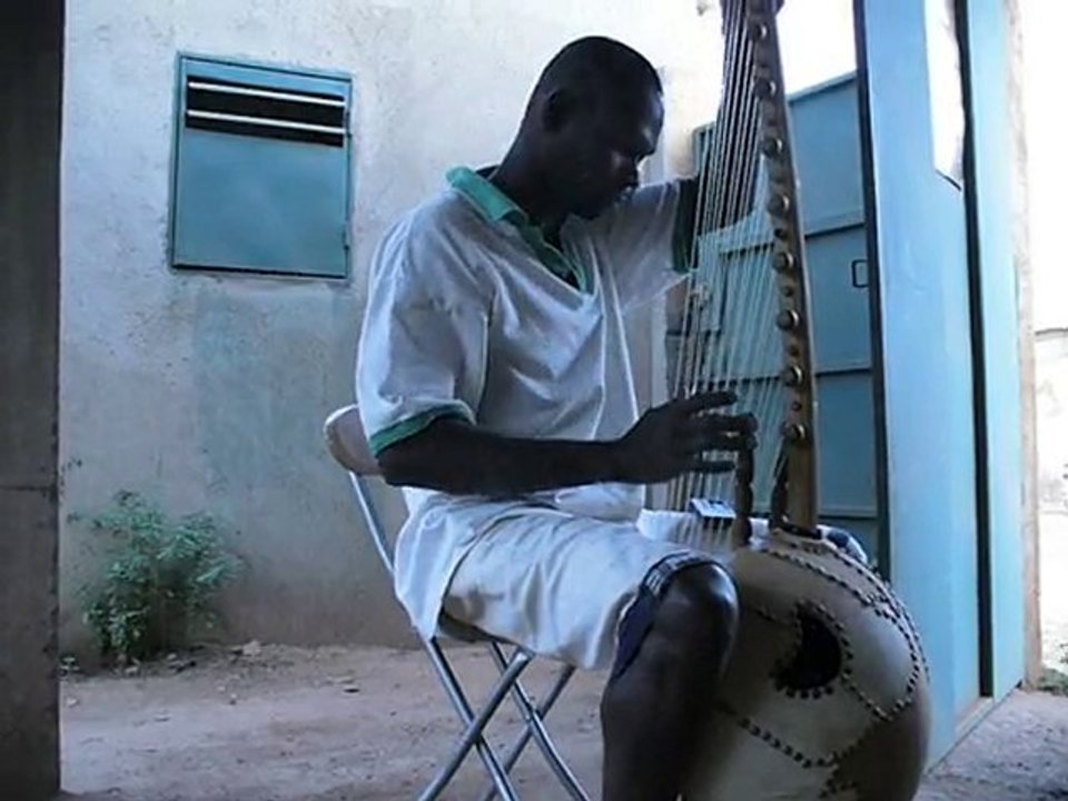 Lazare se chauffe à la Kora... 1/2