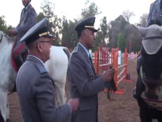 توزيع الجوائز على الفائزين في سباق الفروسية بوجدة