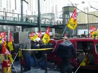 MANIF DEVANT LE SIEGE SNCF