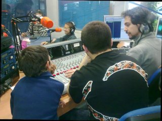 AMiPA Es Pont_Grup de teatre _ 2009 - 2010_ entrevista ràdio