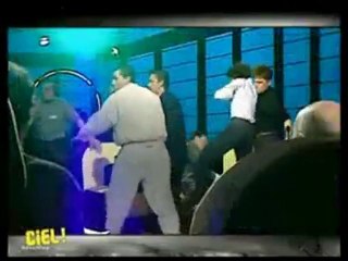 des juifs frappent un homme dans un debat televise