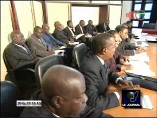 Réunion du comité de crise contre la poliomyélite épidémique