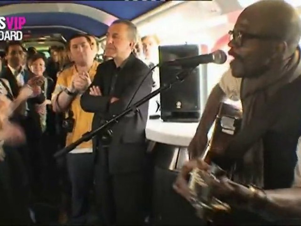 Tété en showcase à bord d'iDTGV