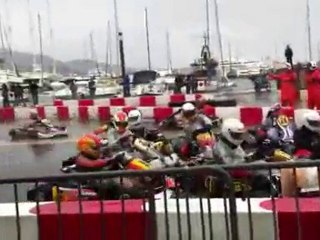 tamponamento a catena nella gara di go-kart