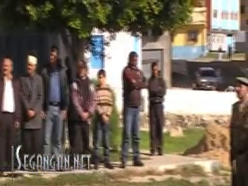 تحية العلم بمقر بلدية أزغنغــــان
