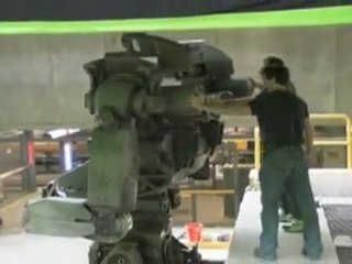 映画　アバター　パワードスーツ登場！