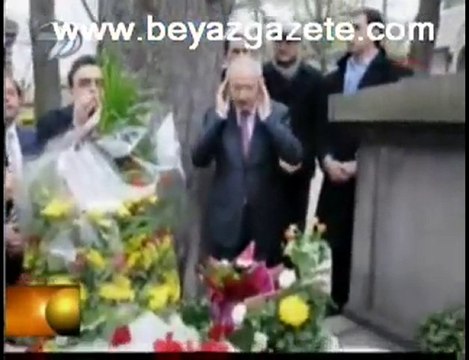 KILIÇDAROĞLU-Mezarlarına Karanfil Bıraktı