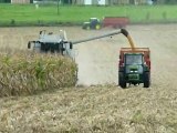 Moisson maïs 2010 avec une claas lexion et john deere