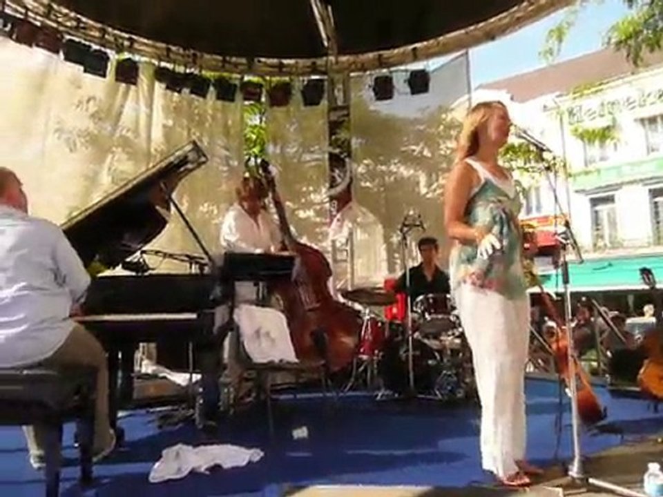 Melanie O'Reilly _ 18-07-10 _ Châlons-en-Champagne