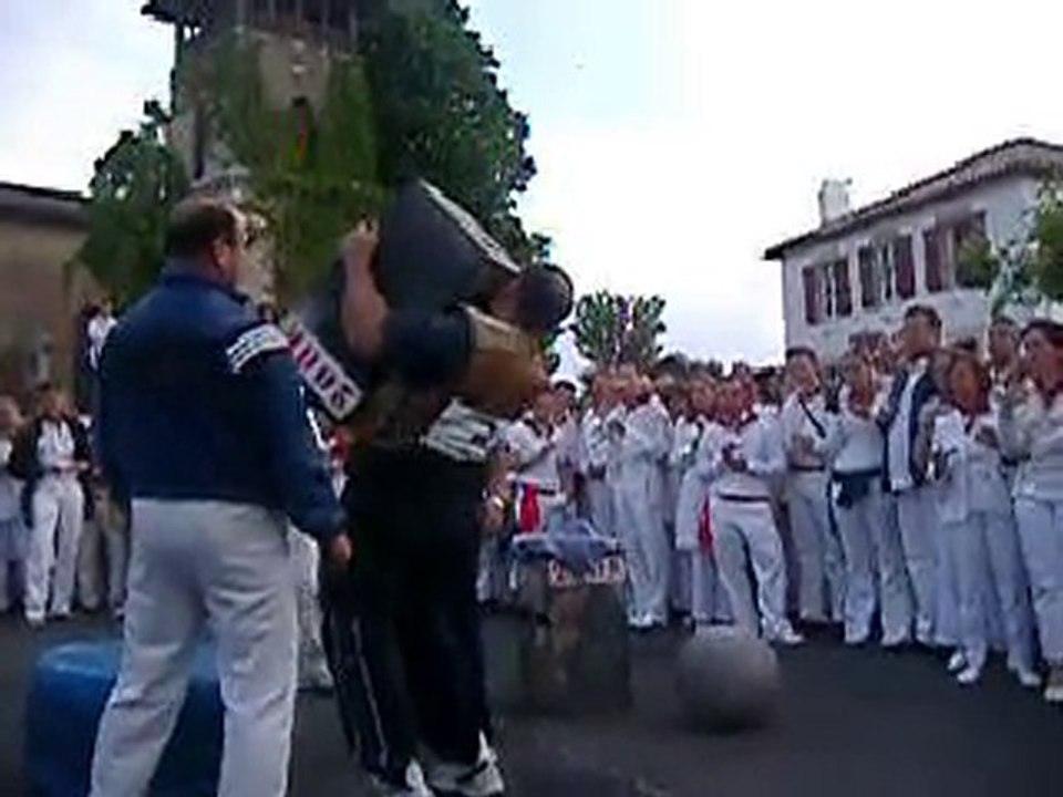 Animation Leveur de pierre - Fête Basque by EVENIDA