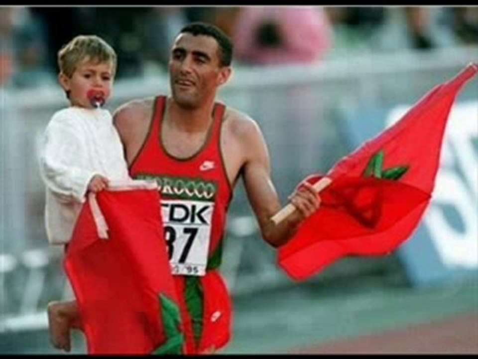 نجوم و مشاهير المغرب و الراية المغربية