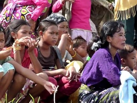 Philippines mourns massacre victims