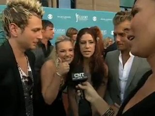 45th ACMs -  Gloriana on diets and lovin' Reba