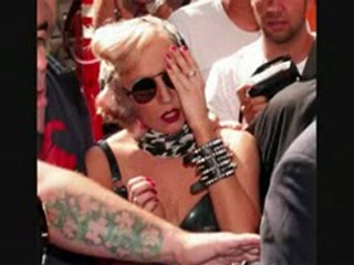 Lady Gaga reine de loeil qui voit tout