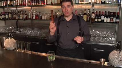 Raising the Bar with Jamie Boudreau - How to Muddle Mint