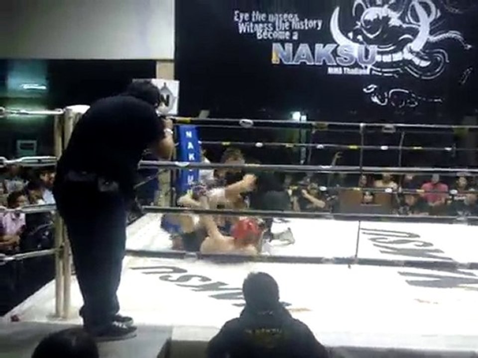 มังกรฟ้า vs Andrew Leone