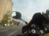 Çılgın Rus motorcu trafik canavarı ~ Rus çocuğu ve adrenalin