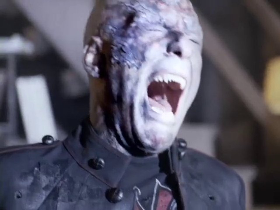 30 Days of Night - Dark Days - Clip Burning Man