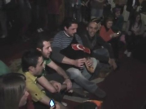 - Lüküs Işık Vermiyor_Türkü zamanıOturduk kalkamaduk [HQ]