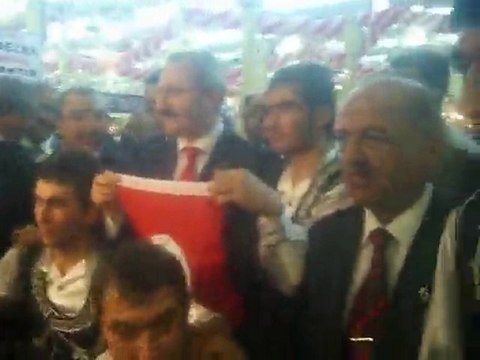 Sivas Günleri'nde Akıncılar Halayı Zafer Çağlayan'a Hediye