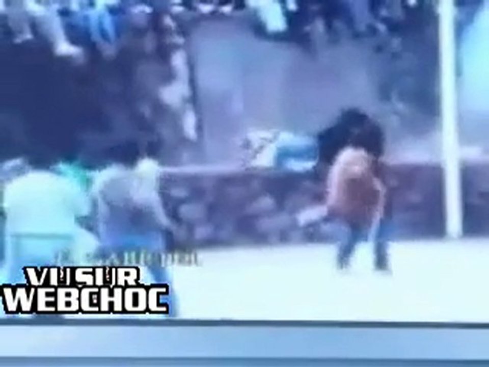 Compilation fun de types humiliés par des taureaux