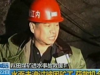 China rescues mine workers