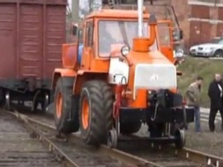 мотовоз ММТ-2 на базе трактора ХТА-200/220 "Слобожанец"