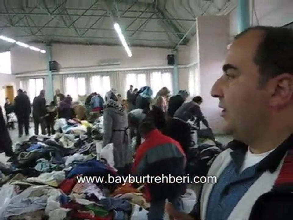 Bayburt Rehberi - Bayburt Belediyesi Bir Tır Dolusu Yardım