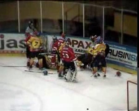 Góral Info: MMKS Podhale - Comarch Cracovia - 21.11.2010 r.