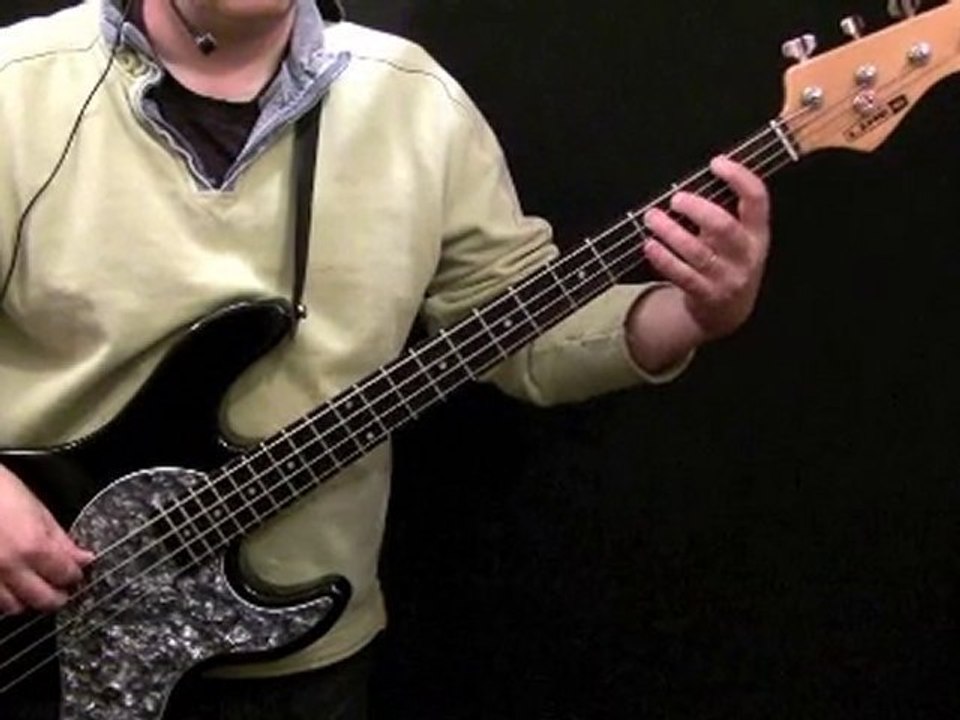 how to play bass to don't look back in anger