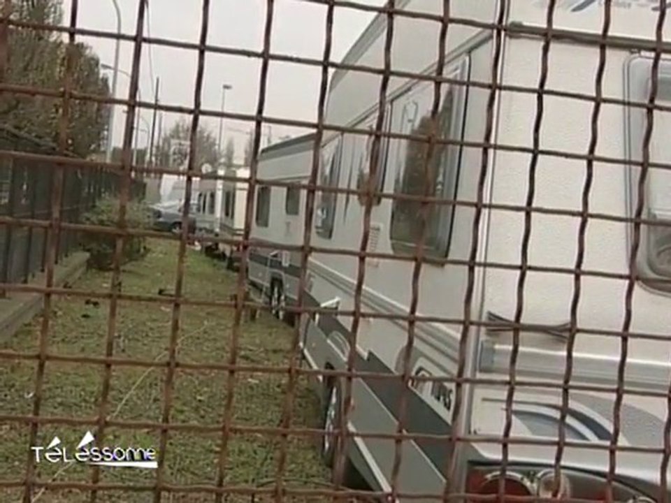 Des gens du voyage s'installent sur un parking d'Athis-Mons