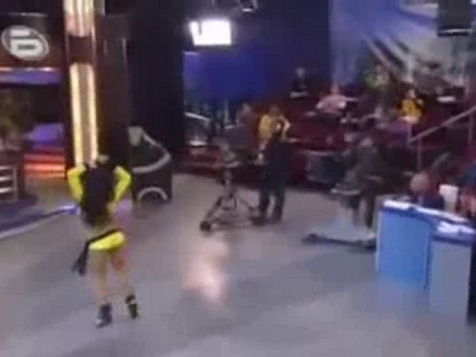 KIZ UÇ MUŞŞŞ