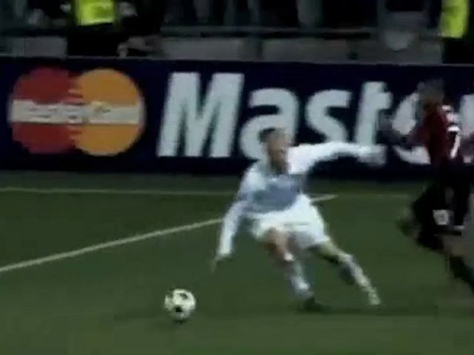 Ronaldinho Great Goal -  Auxerre 0 x 2 Milan - ...