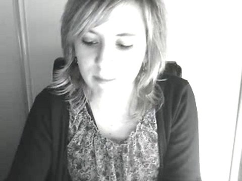 Qui je Suis - Caroline Costa