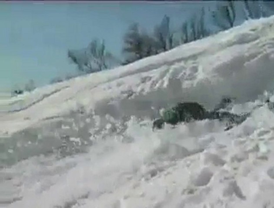 Adam Uçmayı Öğrenmiş Ama Konmayı Öğrenememiş xD