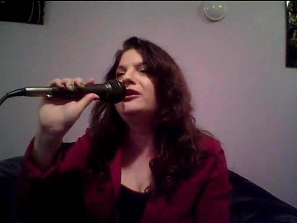 Me singing a COVER of Lithium by Evanescence