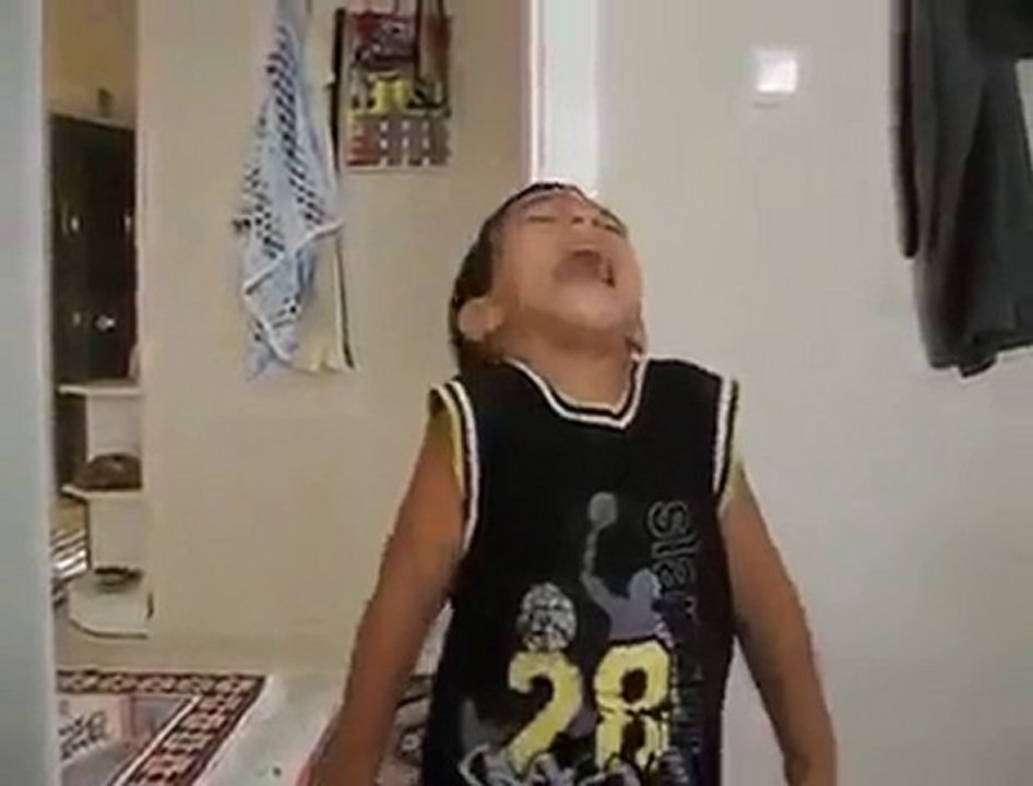 Çocuğa gerçekten inme indi:DD
