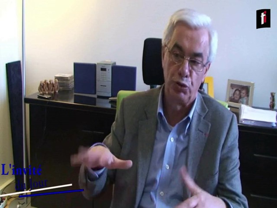 "Il a détruit la police de proximité"